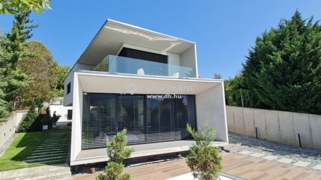 Eladó családi ház, Budapesten, III. kerületben 565.6 M Ft