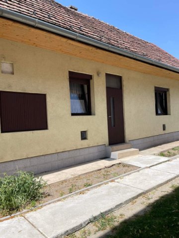 Eladó családi ház, Pilisvörösváron 39.9 M Ft, 2 szobás
