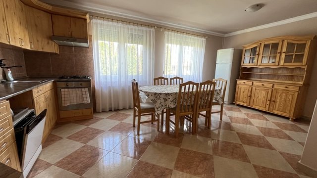 Kiadó családi ház, albérlet, Debrecenben 380 E Ft / hó