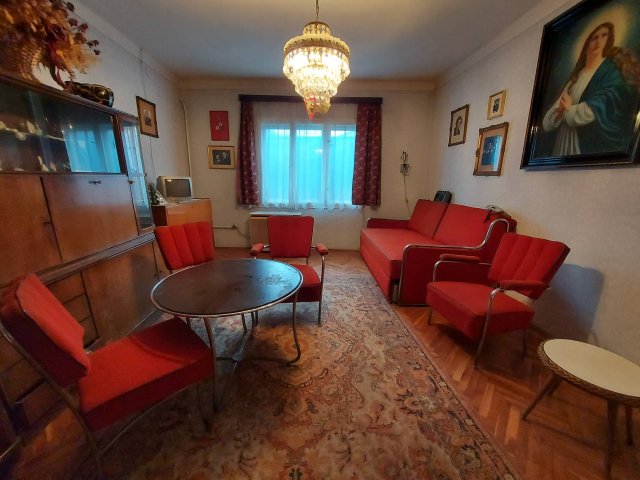 Eladó családi ház, Esztergomban 32.9 M Ft, 3+1 szobás