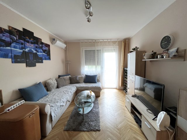 Eladó téglalakás, Dunaújvárosban 35.7 M Ft, 1+2 szobás