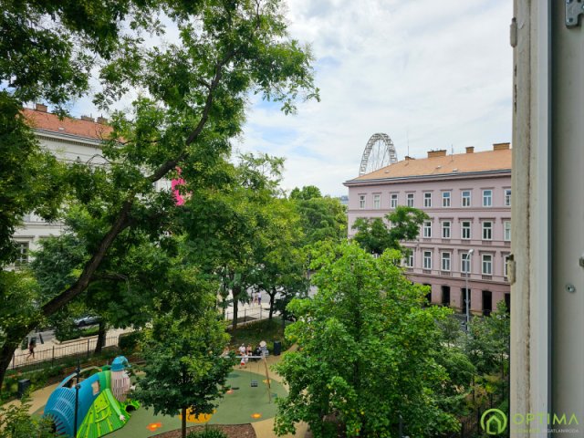 Eladó téglalakás, Budapesten, V. kerületben 135 M Ft, 3 szobás