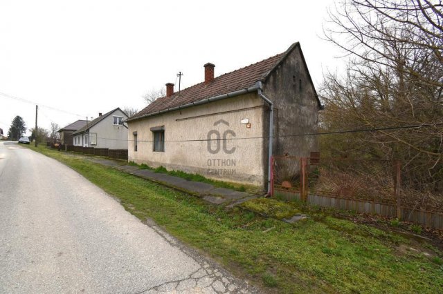 Eladó családi ház, Pusztaszentlászlón 11 M Ft, 1 szobás