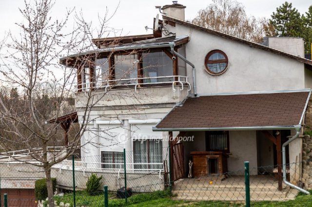 Eladó családi ház, Báron 95 M Ft, 4+1 szobás