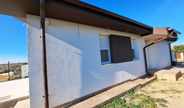 Eladó családi ház, Pécelen 79.9 M Ft, 3+1 szobás