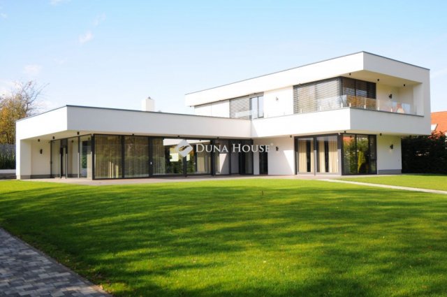 Eladó családi ház, Balatonlelleén 430 M Ft, 5 szobás