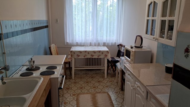 Kiadó téglalakás, albérlet, Szolnokon 90 E Ft / hó, 2 szobás