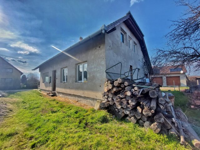 Eladó családi ház, Vácrátóton 57.99 M Ft, 6 szobás