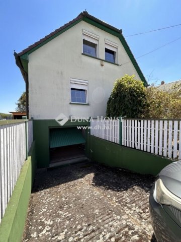 Eladó családi ház, Érsekcsanádon 60 M Ft, 3 szobás