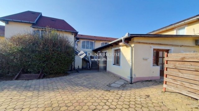 Eladó hotel, Kerepesen 390 M Ft, 15 szobás / költözzbe.hu