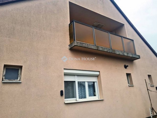 Eladó családi ház, Siófokon 54.2 M Ft, 5 szobás