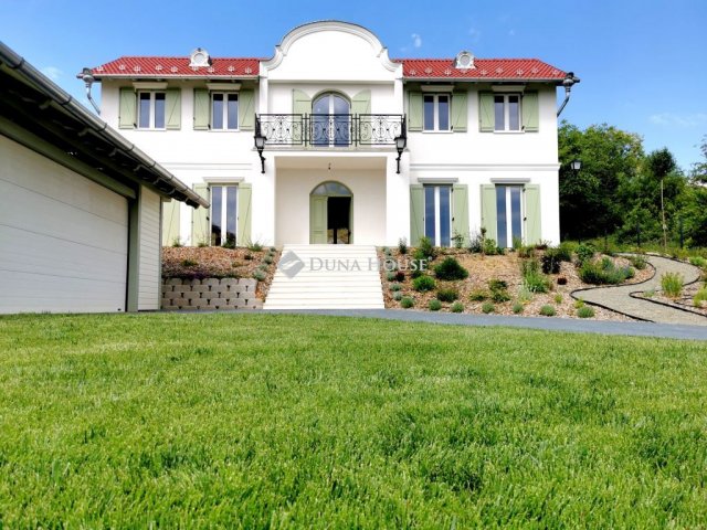 Eladó családi ház, Pilisborosjenőn 256 M Ft, 5 szobás