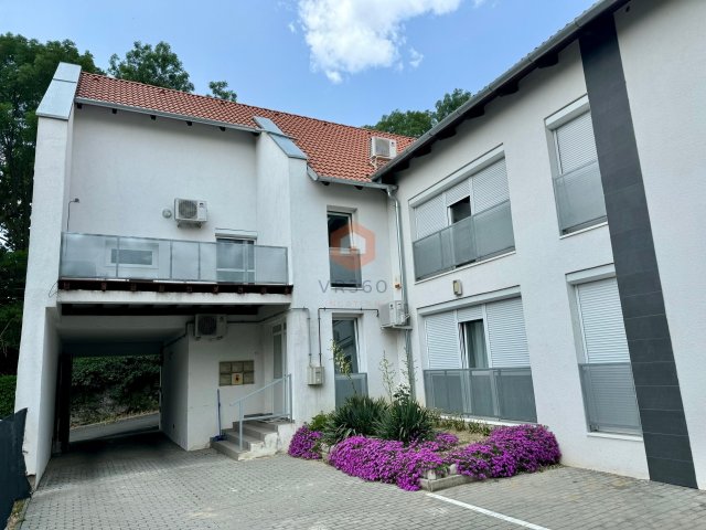 Kiadó téglalakás, albérlet, Pécsett 400 E Ft / hó, 4 szobás