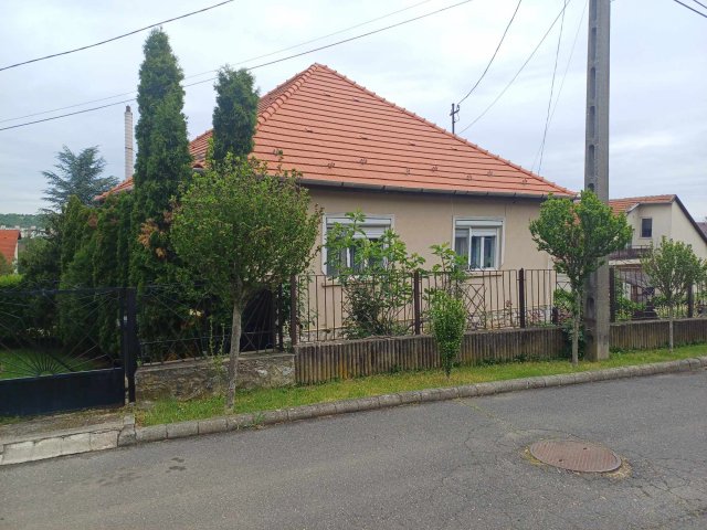 Eladó családi ház, Miskolcon 63 M Ft, 5 szobás