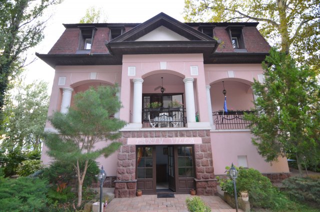 Eladó hotel, Balatonföldváron 995 M Ft / költözzbe.hu
