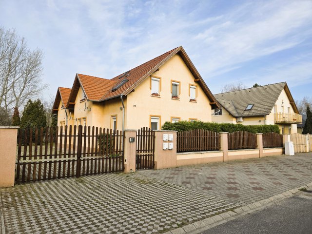 Eladó téglalakás, Győrött 71.5 M Ft, 2+1 szobás