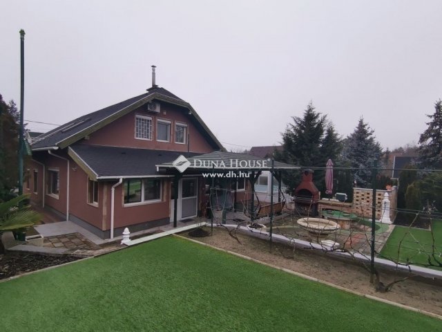 Eladó családi ház, Szigetszentmiklóson 125 M Ft, 6 szobás