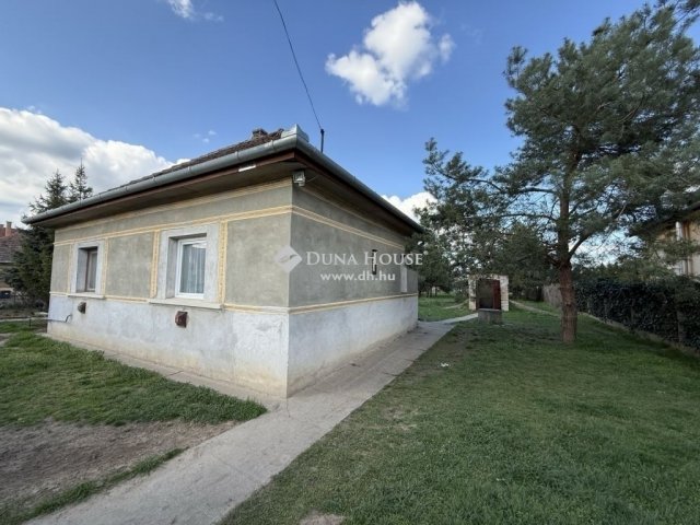 Eladó családi ház, Kókán 27.4 M Ft, 2 szobás