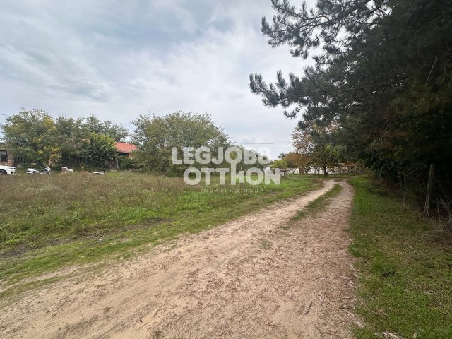 Eladó telek, Cegléden 7.5 M Ft / költözzbe.hu