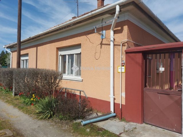 Eladó családi ház, Izsákon 25.5 M Ft, 3 szobás