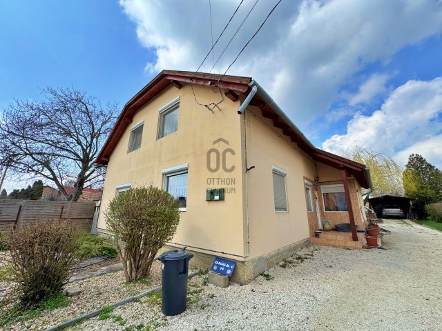 Eladó családi ház, Bicskén 89.9 M Ft, 6 szobás