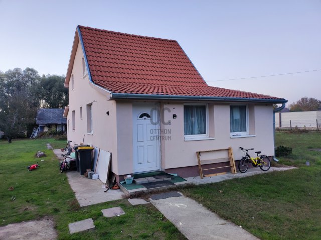 Eladó családi ház, Hajdúsámsonon 26 M Ft, 3 szobás