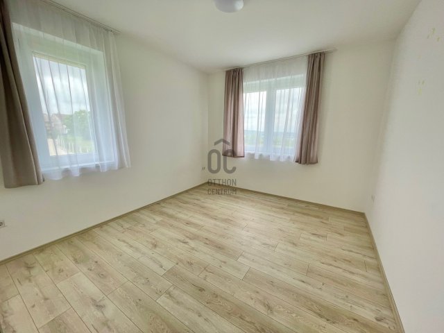 Kiadó sorház, albérlet, Sopronban 450 E Ft / hó, 6 szobás