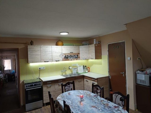 Eladó családi ház, Tápióbicskén 34.99 M Ft, 4 szobás