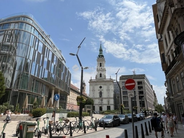 Eladó téglalakás, Budapesten, V. kerületben 158 M Ft, 3 szobás