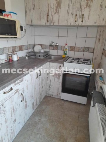 Kiadó téglalakás, albérlet, Pécsett 320 E Ft / hó, 4 szobás
