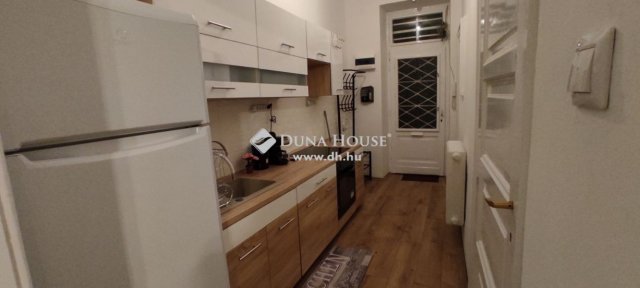 Eladó téglalakás, Budapesten, V. kerületben 98 M Ft, 2 szobás