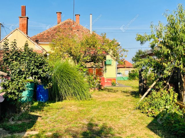 Eladó családi ház, Győrváron 18.9 M Ft, 2 szobás