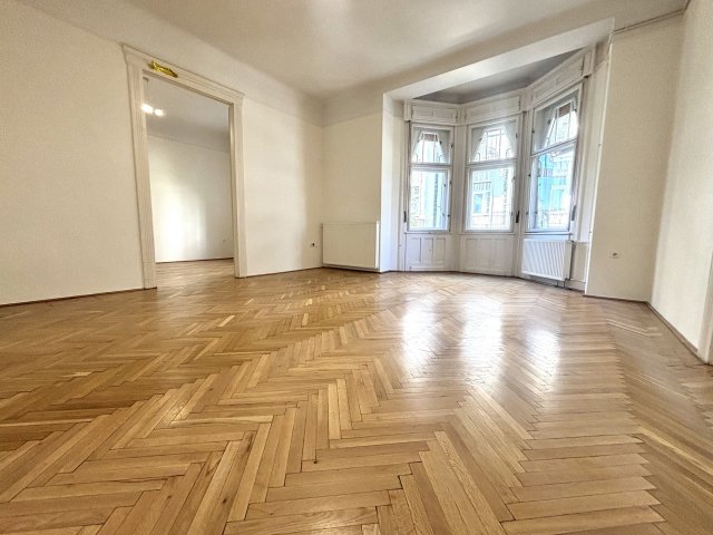 Eladó téglalakás, Budapesten, V. kerületben 300 M Ft, 5 szobás