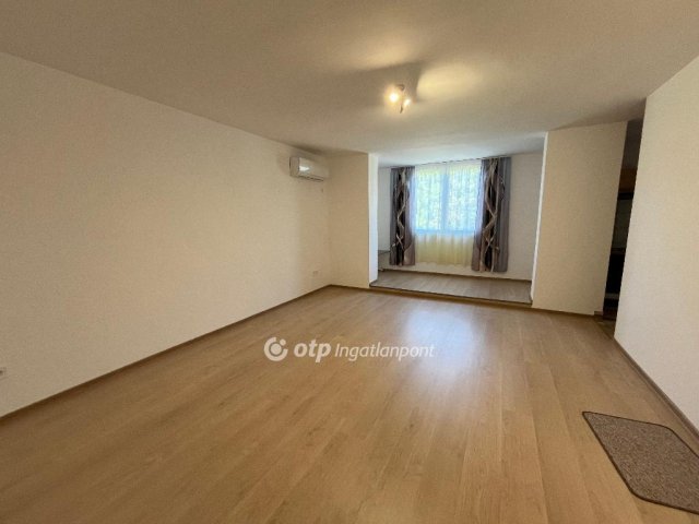 Eladó panellakás, Sátoraljaújhelyen 16.9 M Ft, 1 szobás