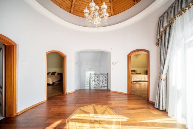 Eladó családi ház, Budapesten, II. kerületben 383.8 M Ft