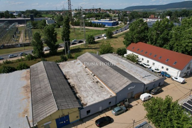 Eladó ipari ingatlan, Tatabányán, Tavaszmező utcában 130 M Ft