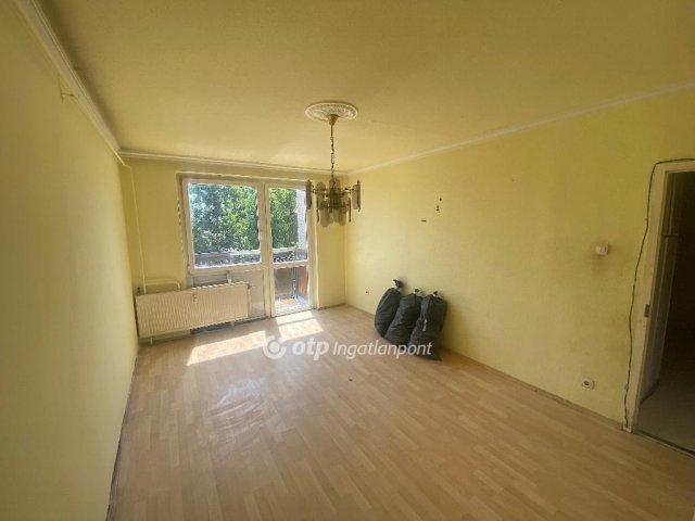 Eladó panellakás, Nyíregyházán 24.99 M Ft, 2 szobás
