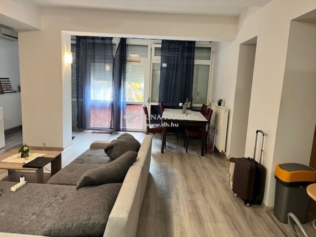 Kiadó téglalakás, albérlet, Pécsett 150 E Ft / hó, 2 szobás