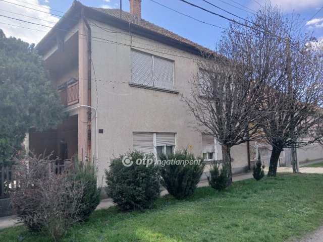 Eladó családi ház, Hatvanban 62 M Ft, 5 szobás