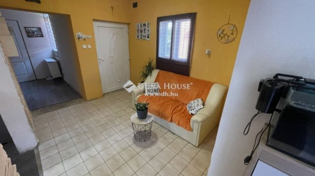 Eladó családi ház, Homokkomáromon 15.9 M Ft