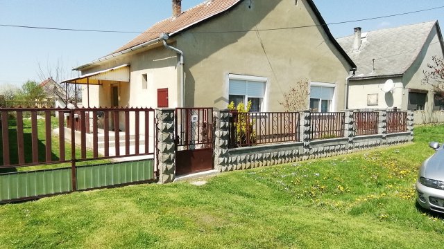 Eladó családi ház, Barcson 18 M Ft, 3 szobás