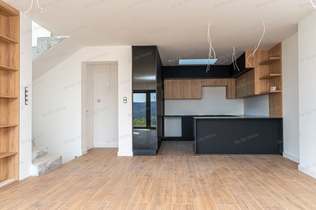 Eladó ikerház, Budapesten, II. kerületben 299.9 M Ft, 4 szobás