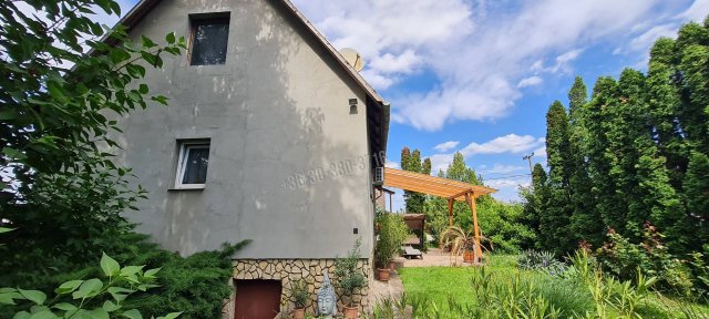 Eladó családi ház, Baracson 53.9 M Ft, 3 szobás