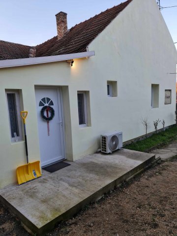 Eladó családi ház, Szomolyán 29.9 M Ft, 2+1 szobás
