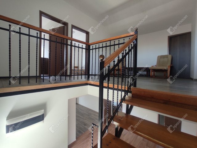 Kiadó családi ház, albérlet, Komáromban 800 E Ft / hó