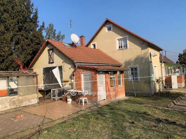 Eladó családi ház, Nyíregyházán 60 M Ft, 4 szobás