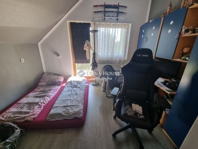 Eladó családi ház, Szigetszentmiklóson 104.9 M Ft, 5 szobás