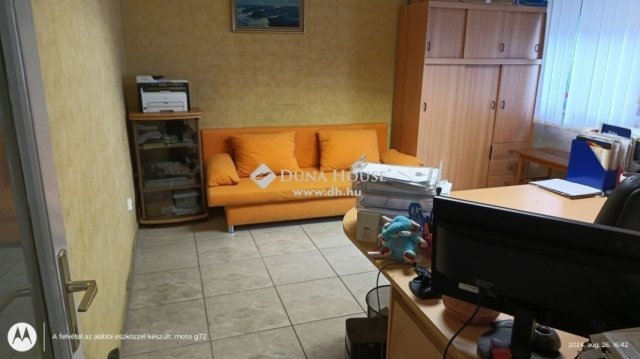 Eladó családi ház, Pécsett 84 M Ft, 1 szobás