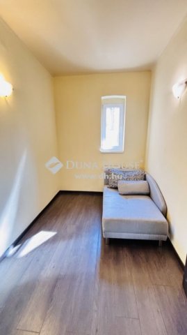 Kiadó téglalakás, albérlet, Pécsett 260 E Ft / hó, 3 szobás
