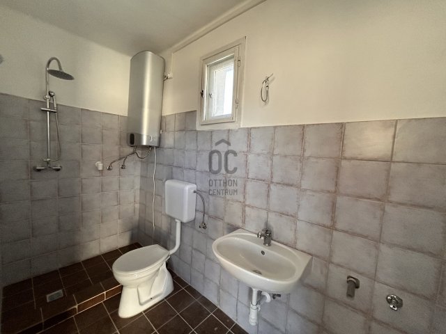 Eladó családi ház, Csemőn 24.99 M Ft, 3 szobás